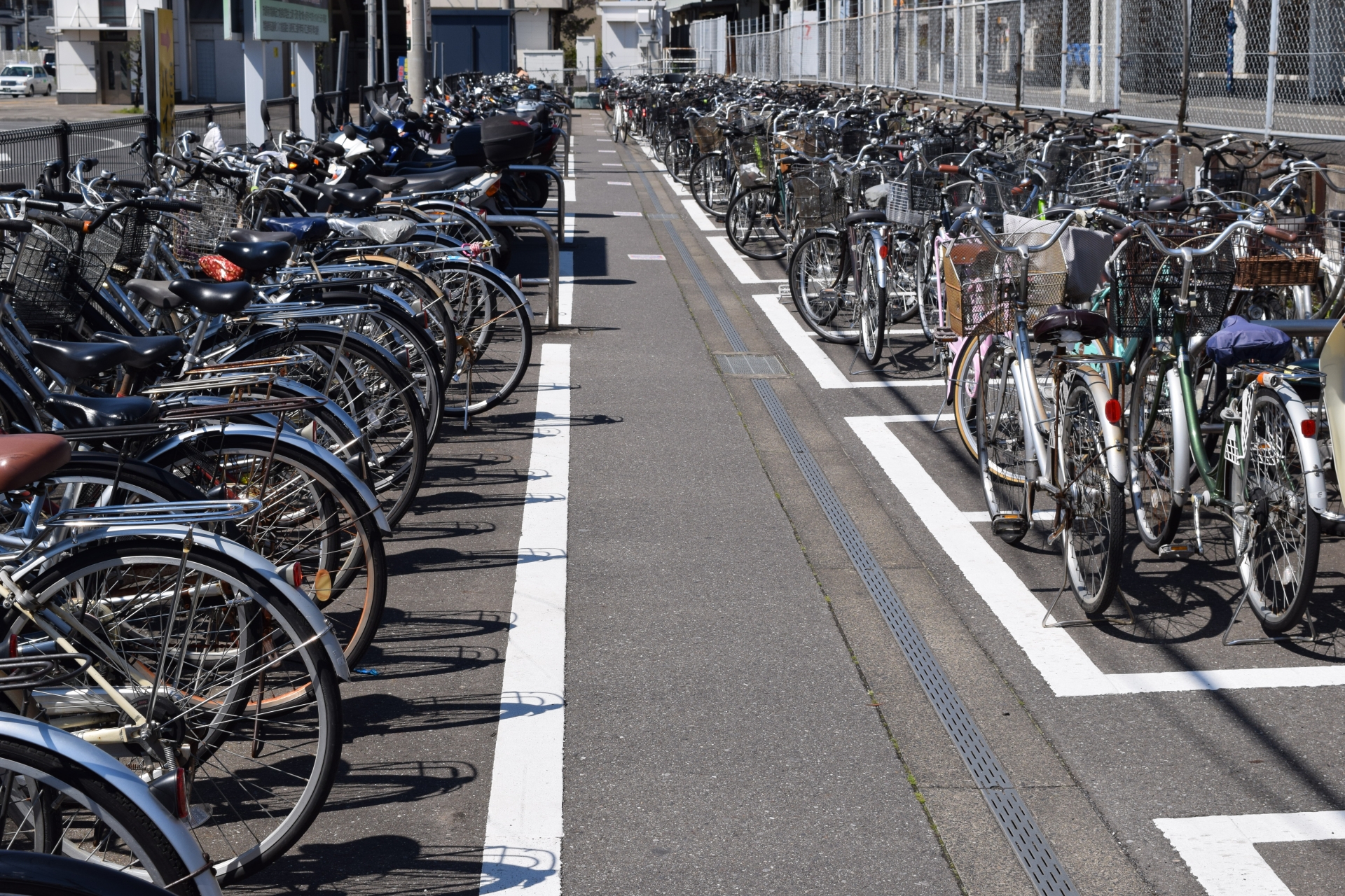 賃貸管理で放置自転車に張り紙は貼ってもいいのか？対応の流れと防止策について